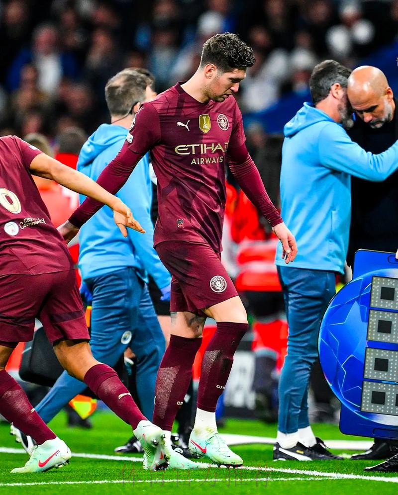 记者:皇马更衣室认为利用曼城脆弱心理是关键之一